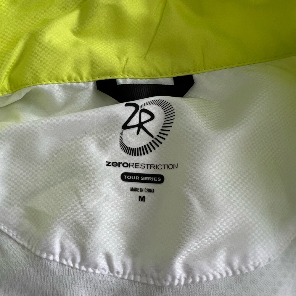 Zero Restriction Ladied Golf Vest Size M